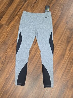 Nike Women's Dri-Fit Leggings NEW Gray And Black Size M
